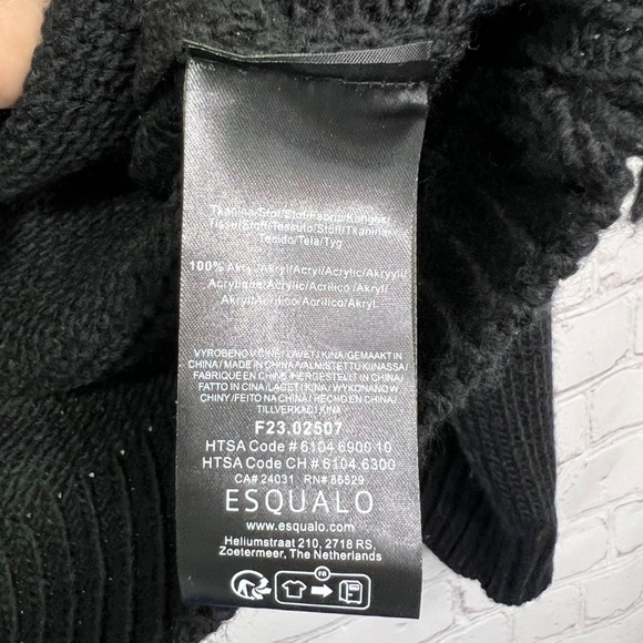 NWOT |•ESQUALO•| Black Cable Knit Fringe Shoulder Sweater Size Medium - Picture 6 of 7